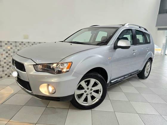 MITSUBISHI OUTLANDER 3.0 GT 4X4 V6 24V GASOLINA 4P AUTOMÁTICO